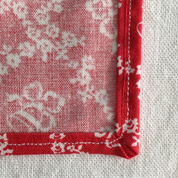 ๐ Handmade Vintage Style Red & White Bells Napkins, Set of 2 ๐ - Picture 13 of 14